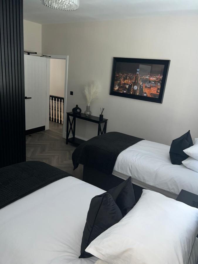 128 Anfield Road Hotel Liverpool Bagian luar foto